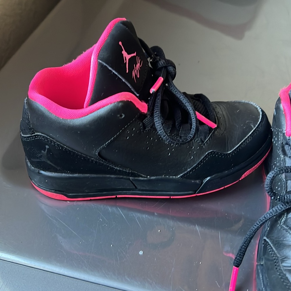 Jordan kids size 12 - Picture 4 of 7